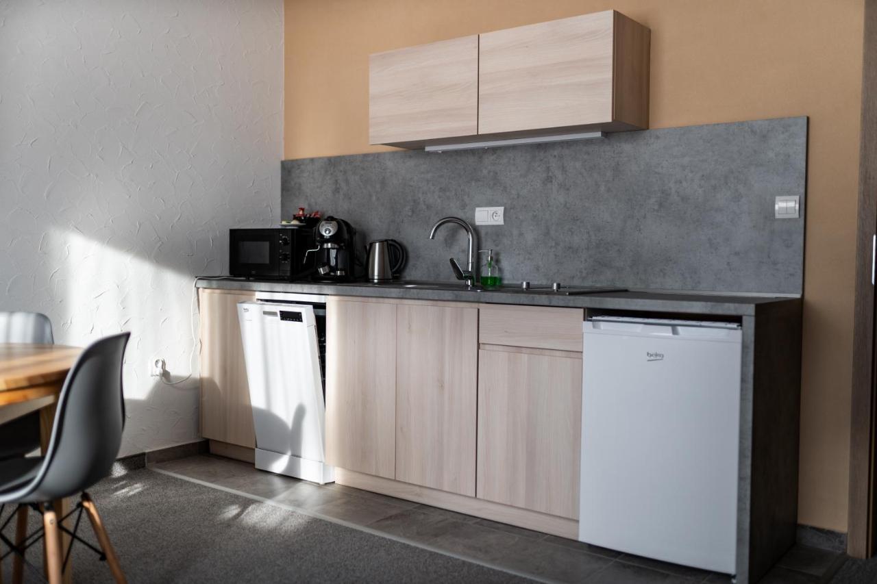 Bešeňová Apartmany Janka + Camp מראה חיצוני תמונה