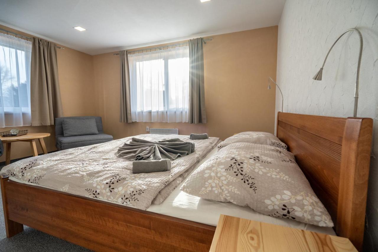 Bešeňová Apartmany Janka + Camp מראה חיצוני תמונה