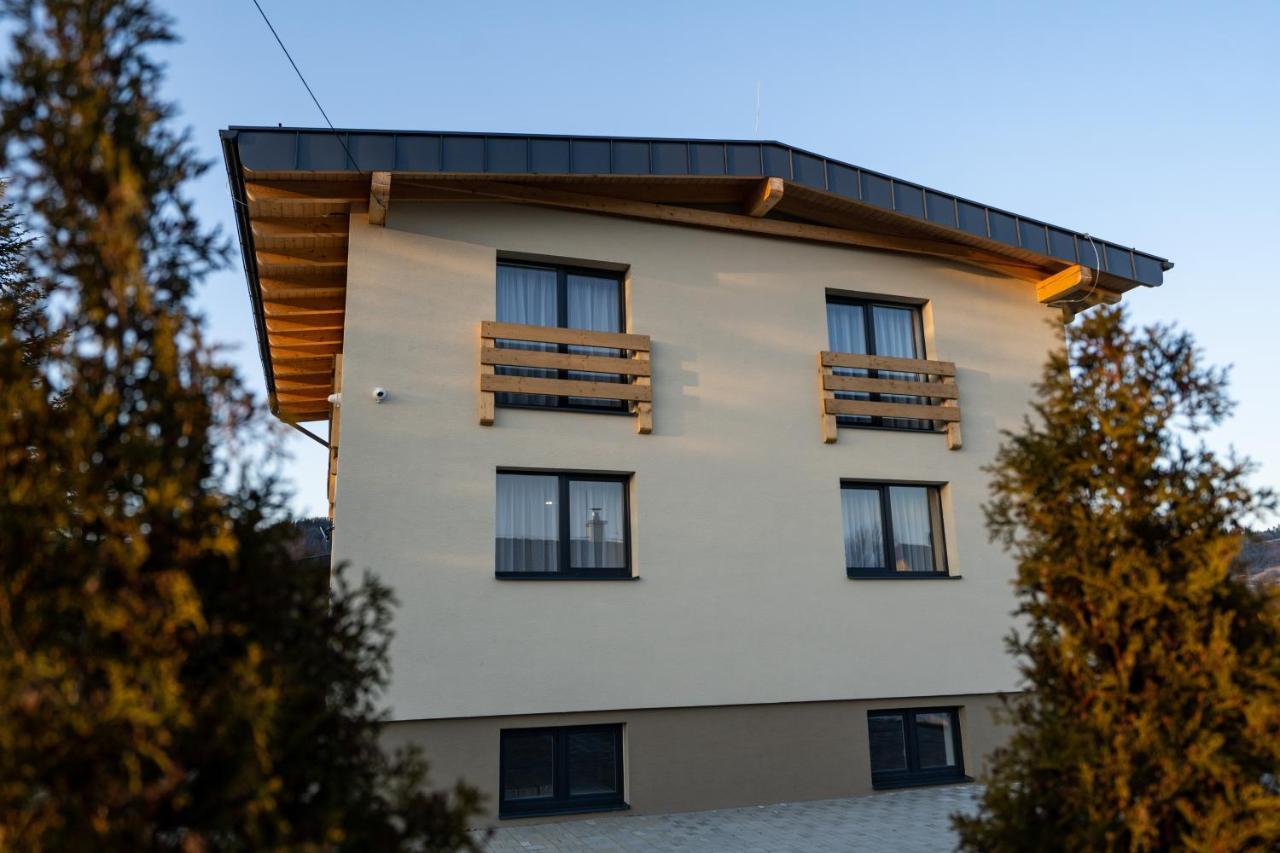 Bešeňová Apartmany Janka + Camp מראה חיצוני תמונה