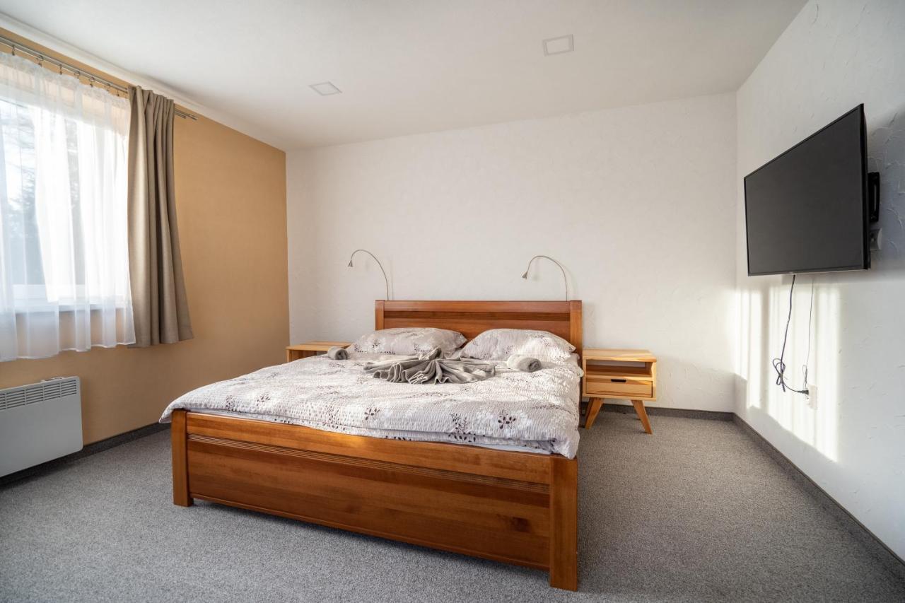 Bešeňová Apartmany Janka + Camp מראה חיצוני תמונה