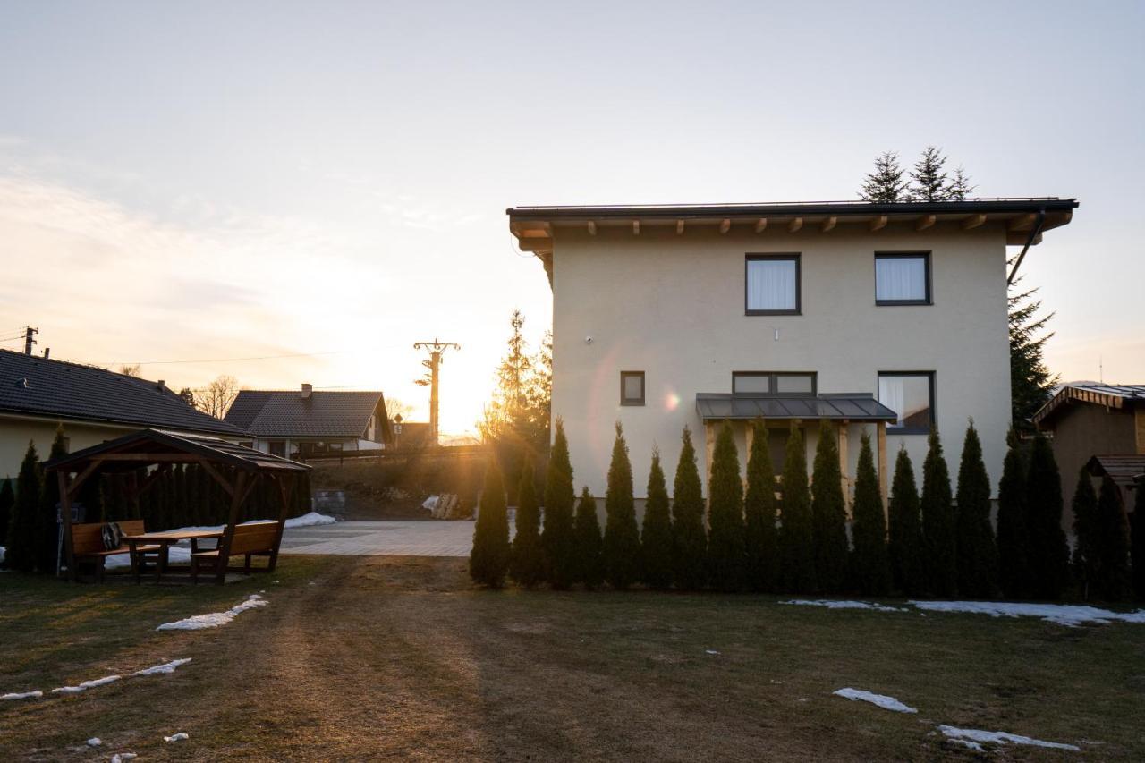 Bešeňová Apartmany Janka + Camp מראה חיצוני תמונה