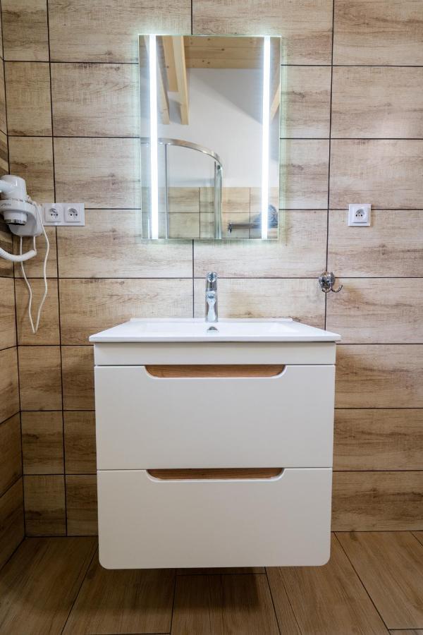 Bešeňová Apartmany Janka + Camp מראה חיצוני תמונה