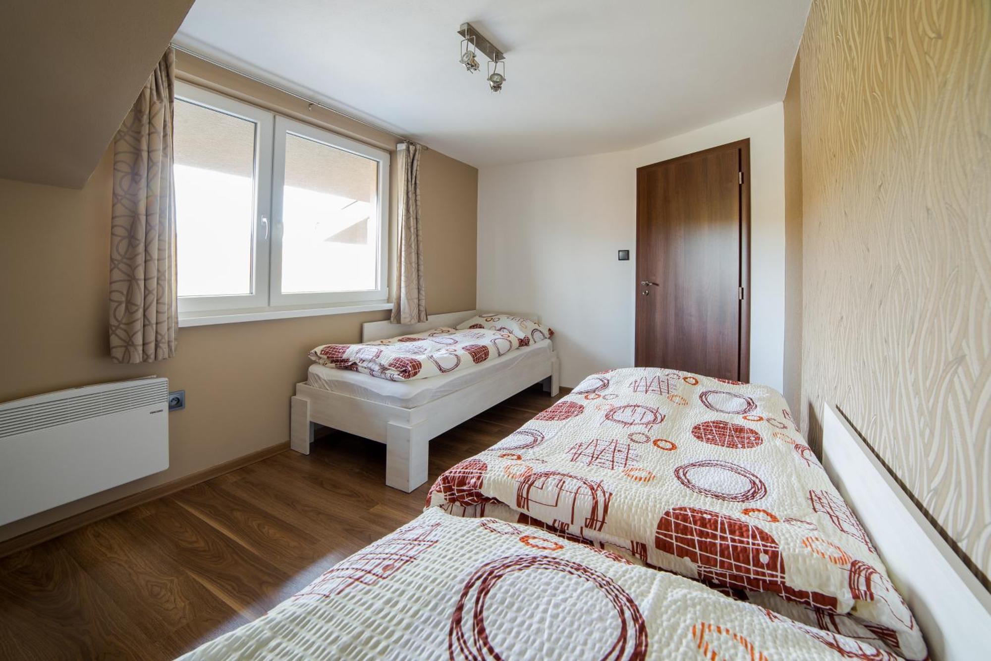 Bešeňová Apartmany Janka + Camp מראה חיצוני תמונה