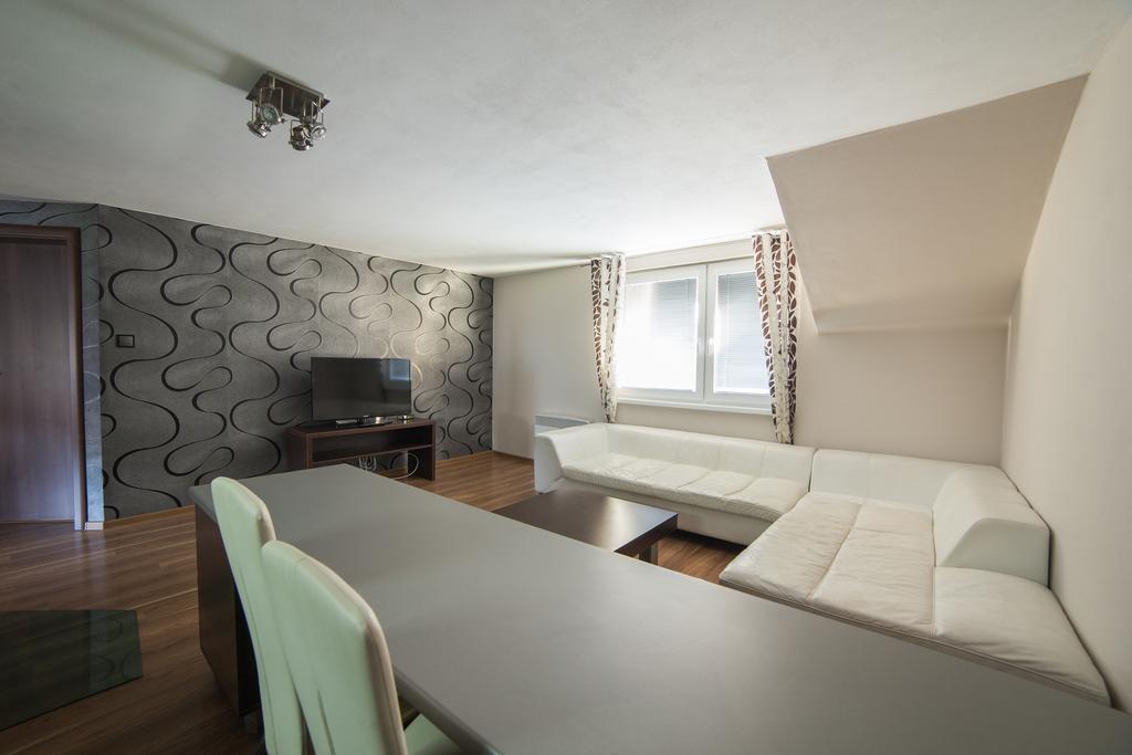 Bešeňová Apartmany Janka + Camp מראה חיצוני תמונה