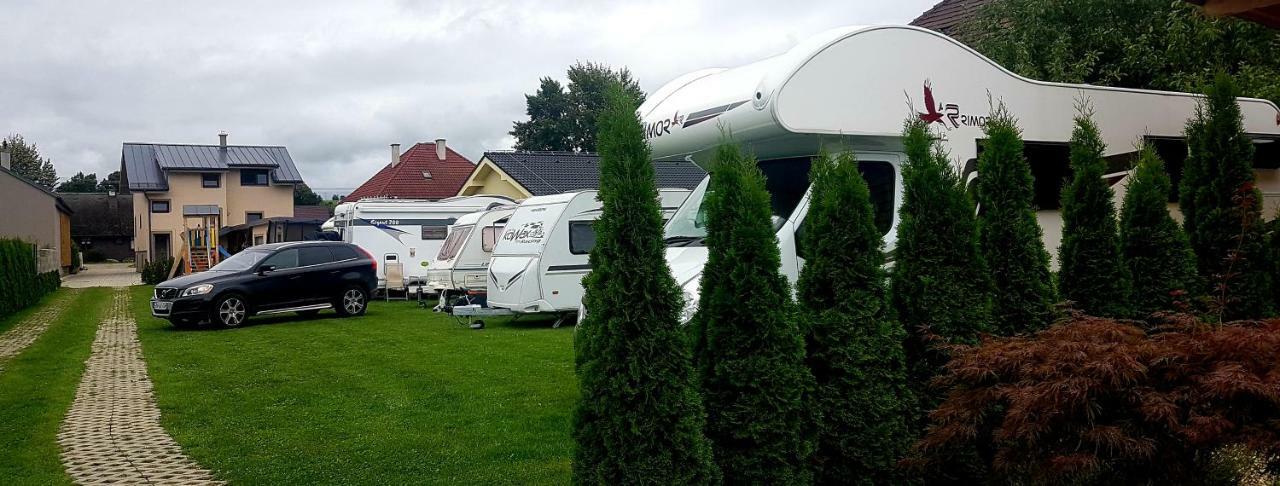 Bešeňová Apartmany Janka + Camp מראה חיצוני תמונה